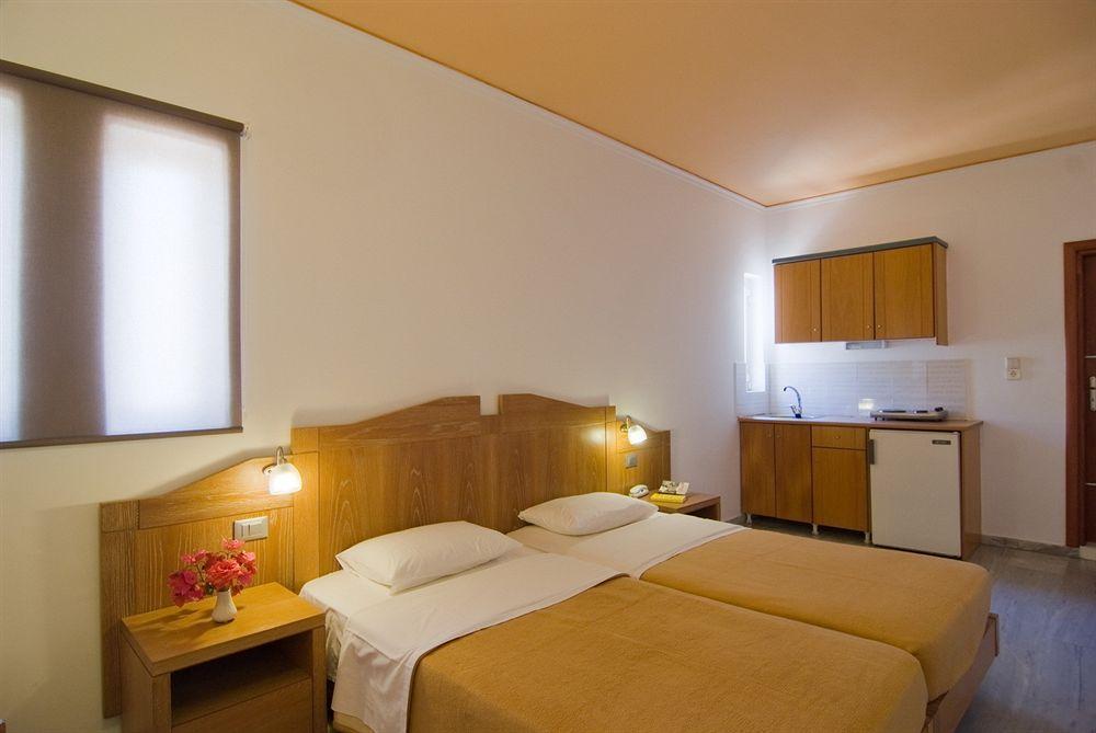 Tropicana Beach Hotel Stalos Exterior photo